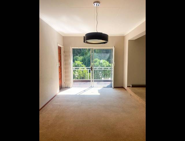 3 BEDROOM TOWNHOUSE FOR SALE IN HELDERKRUIN